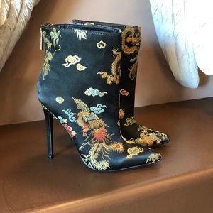 Never worn Shoe Dazzle booties